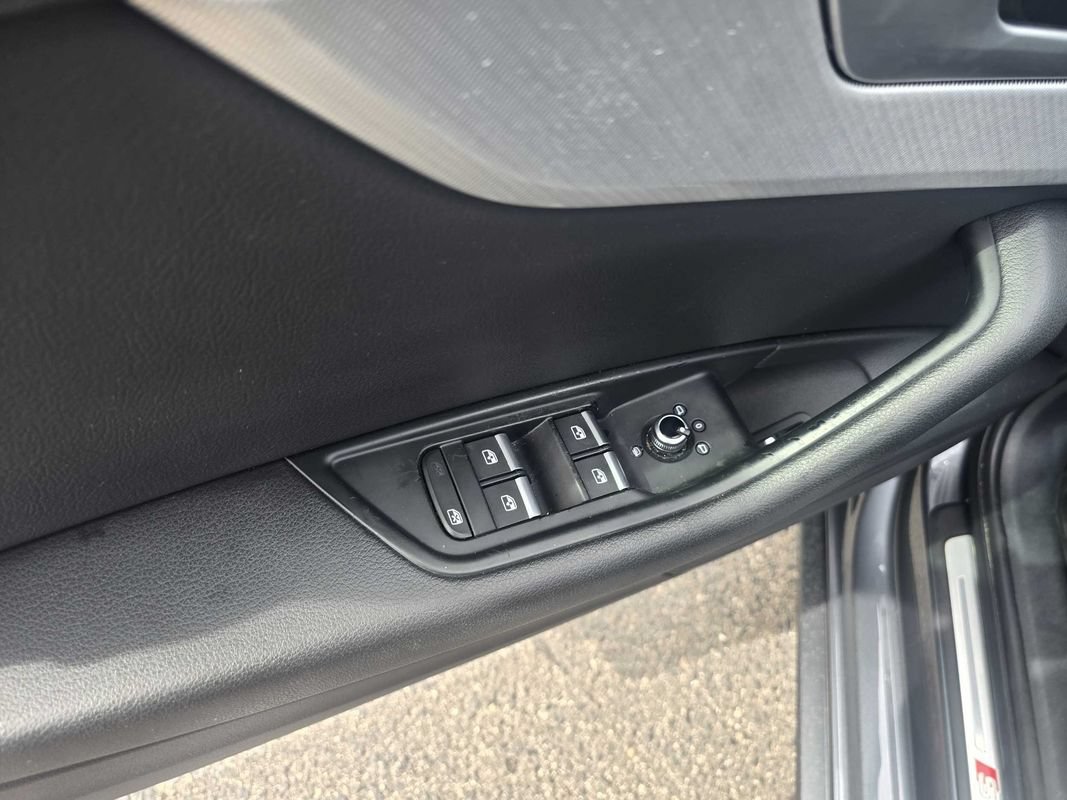 Used 2018 Audi A4 2.0T Premium AWD/4WD image 34
