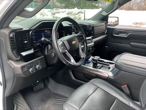 Used 2023 Chevrolet Silverado 1500 LTZ image 8