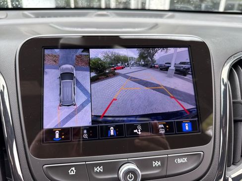 Used 2022 Chevrolet Equinox RS w/ RS Leather Package FWD image 28
