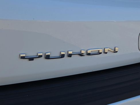 Certified 2025 GMC Yukon Denali image 16