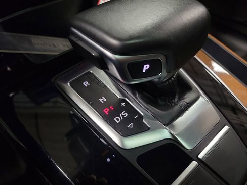 Used 2021 Audi Q5 2.0T Premium w/ Convenience Package image 16