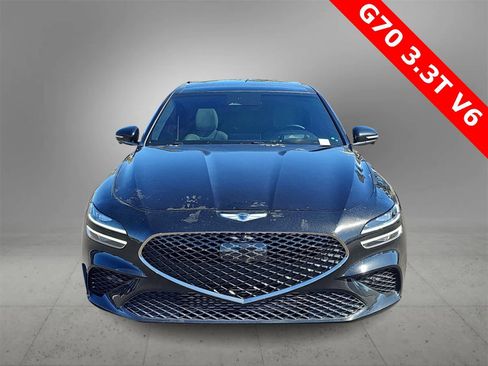Used 2022 Genesis G70 3.3T image 3