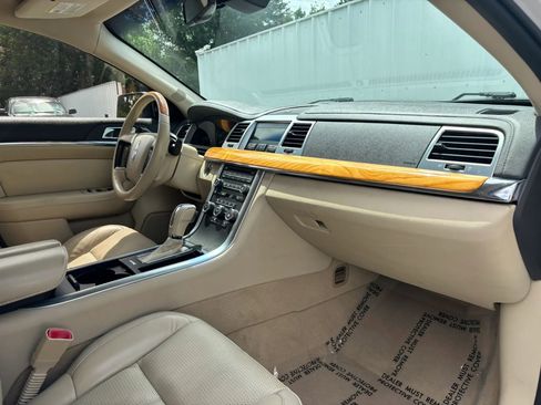 Used 2011 Lincoln MKS FWD image 20