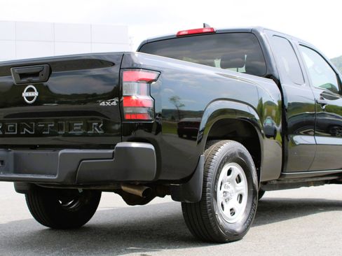 Used 2023 Nissan Frontier S AWD/4WD image 6