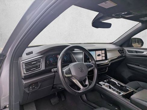 Used 2024 Volkswagen Atlas Cross Sport SE AWD/4WD image 9