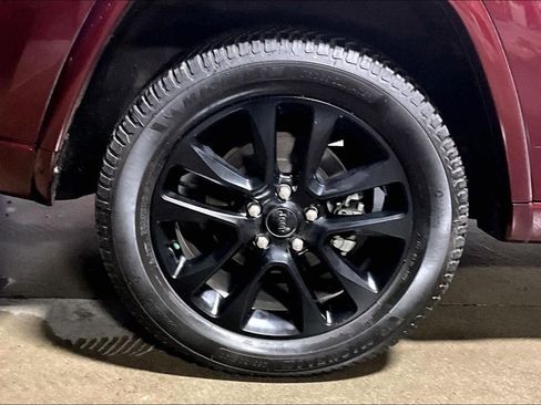 Used 2020 Jeep Grand Cherokee Altitude image 35