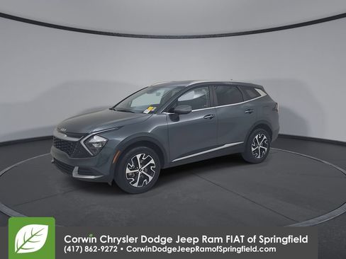 Used 2023 Kia Sportage EX AWD/4WD image 7