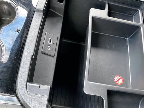 Used 2025 Chevrolet Tahoe LT image 24