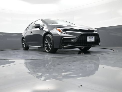 Certified 2025 Toyota Corolla SE FWD image 27