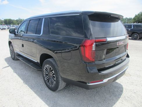 New 2026 GMC Yukon XL Elevation w/ Elevation Premium Package AWD/4WD image 6