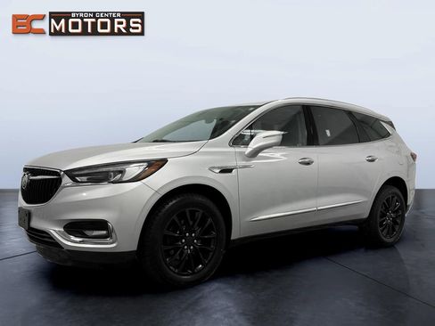Used 2018 Buick Enclave Essence w/ Experience Buick Package AWD/4WD image 2