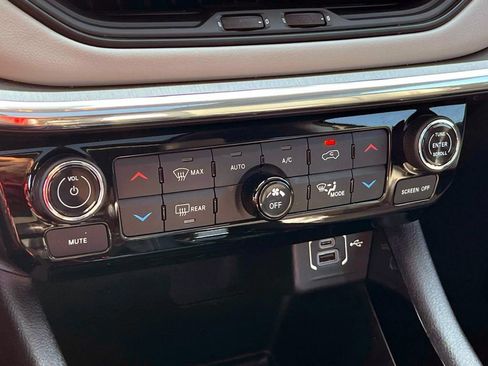 Certified 2022 Jeep Compass Limited w/ Sun and Sound Group AWD/4WD image 31