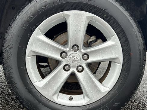 Used 2014 Toyota RAV4 XLE image 27