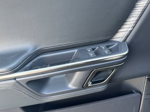 Used 2023 Rivian R1S Launch Edition image 10