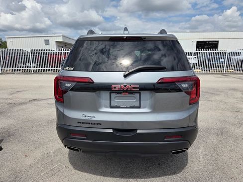 Used 2023 GMC Acadia SLT w/ Elevation Edition FWD image 12