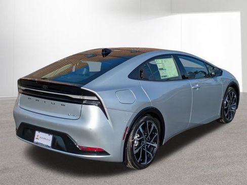 New 2026 Toyota Prius Plug-In Hybrid image 5