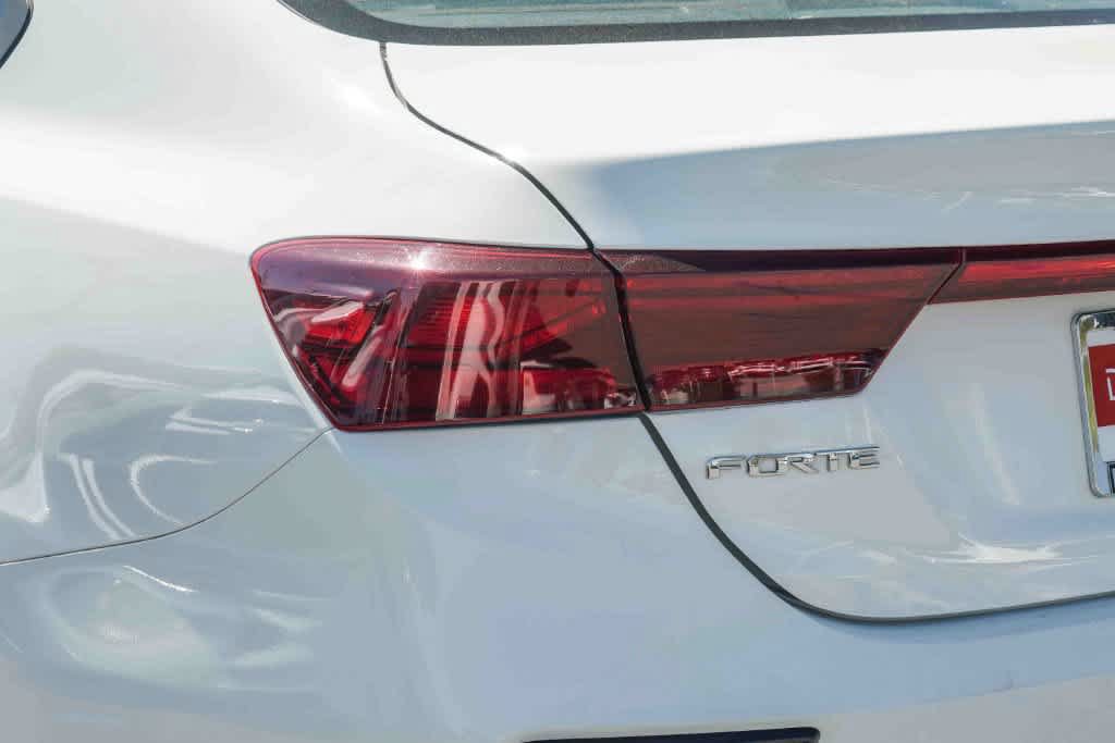 Used 2020 Kia Forte LXS FWD image 7