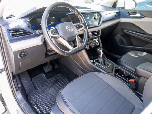 Certified 2023 Volkswagen Taos SE FWD image 9