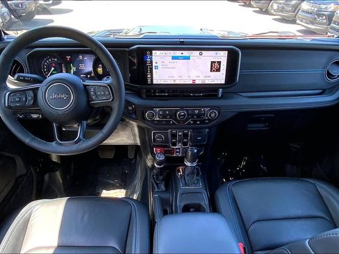 Used 2024 Jeep Wrangler Unlimited Rubicon 4xe AWD/4WD image 13