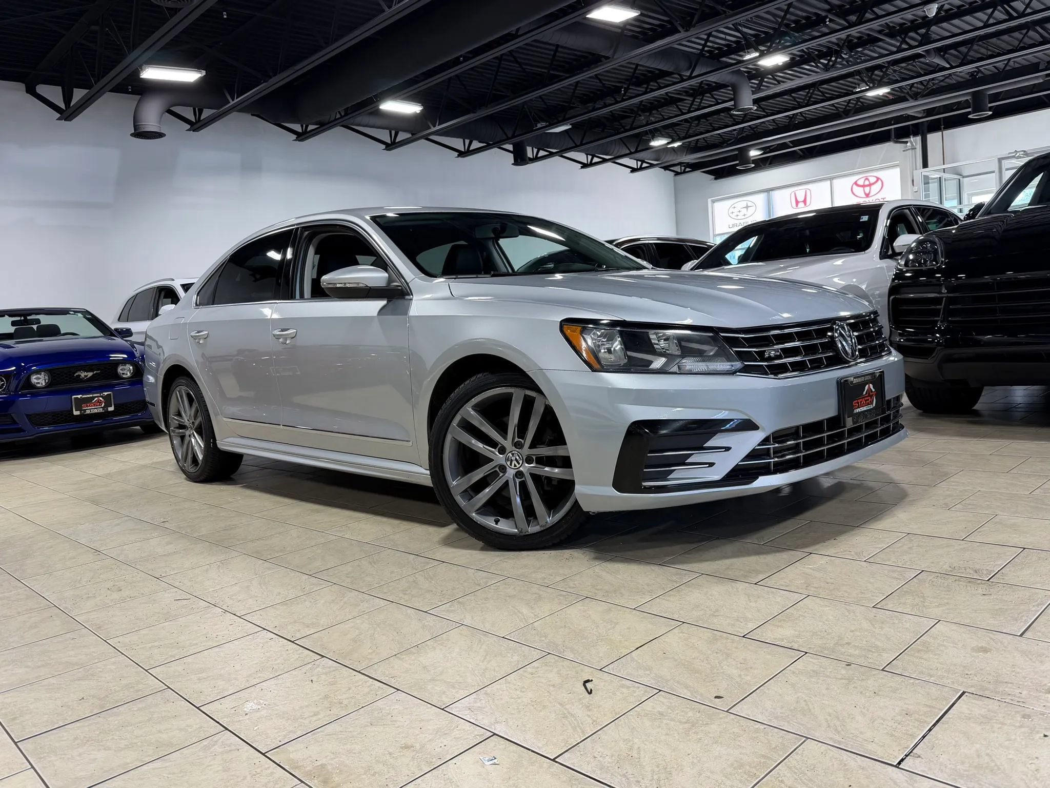 Used 2016 Volkswagen Passat 1.8T R-Line FWD image 1