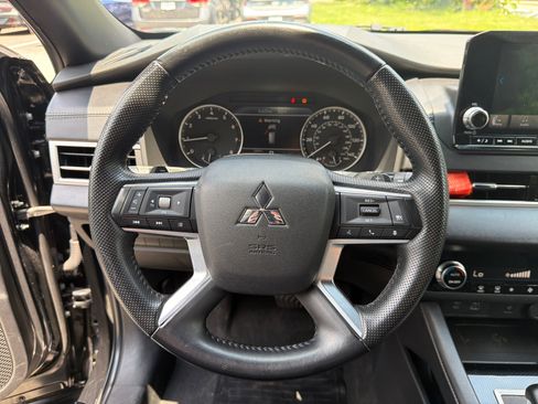Used 2022 Mitsubishi Outlander SE FWD image 25