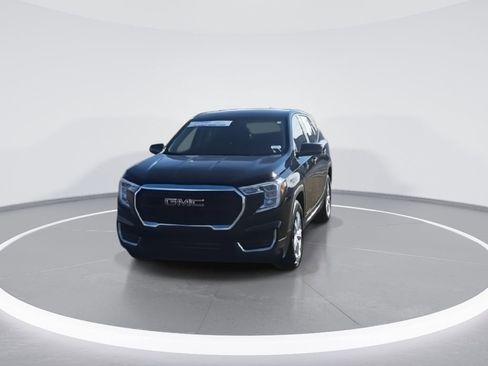 Used 2024 GMC Terrain SLE FWD image 3