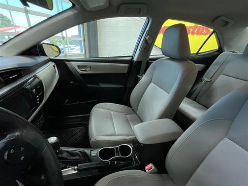 Used 2016 Toyota Corolla LE FWD image 12