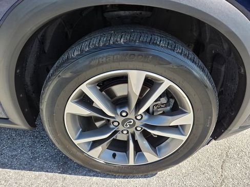 Used 2025 INFINITI QX60 Luxe w/ Vision Package FWD image 9