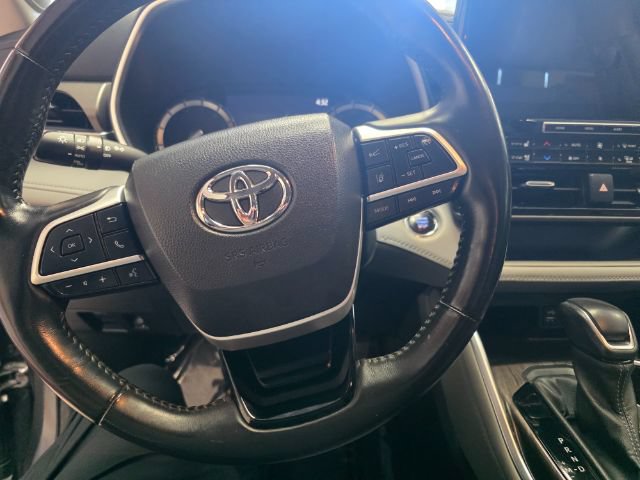 Used 2022 Toyota Highlander Limited AWD/4WD image 6