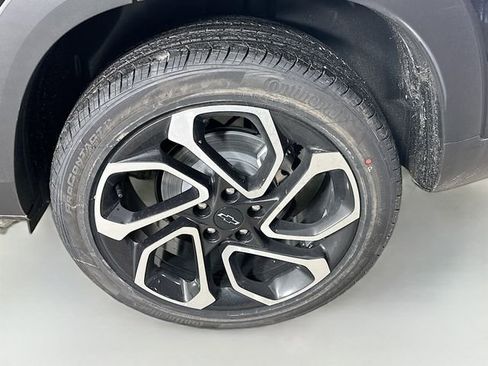 New 2026 Chevrolet Trax RS w/ Sunroof Package image 32