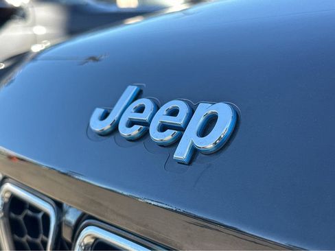 Used 2023 Jeep Grand Cherokee Overland w/ Rear Seat Video Group I image 50