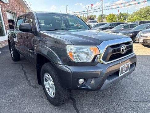 Used 2012 Toyota Tacoma 4x4 Double Cab w/ SR5 Pkg image 3