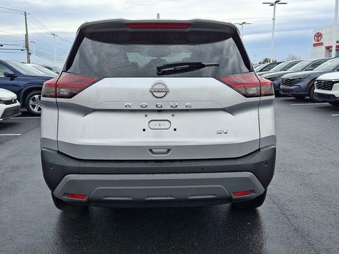 Used 2023 Nissan Rogue SV FWD image 5
