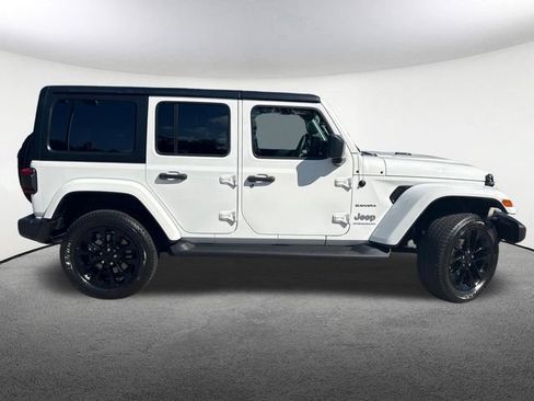 Used 2023 Jeep Wrangler Unlimited Sahara AWD/4WD image 15