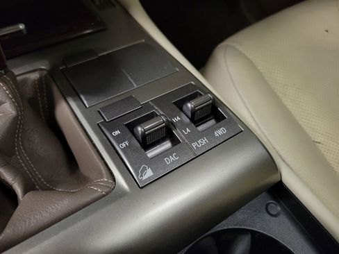 Used 2017 Lexus GX 460 Premium image 15