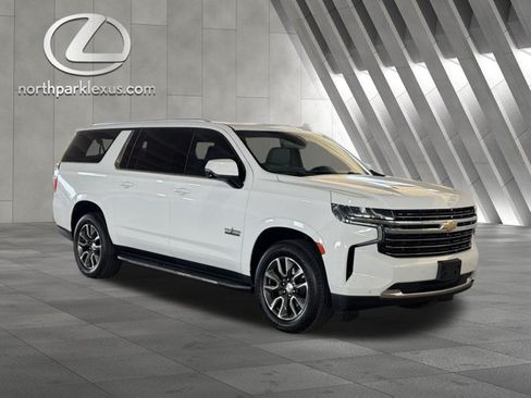 Used 2021 Chevrolet Suburban LT w/ LT Signature Package RWD image 5