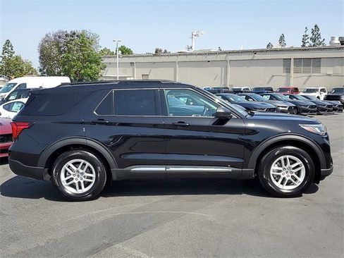 Used 2025 Ford Explorer Active w/ Active Comfort Package image 25