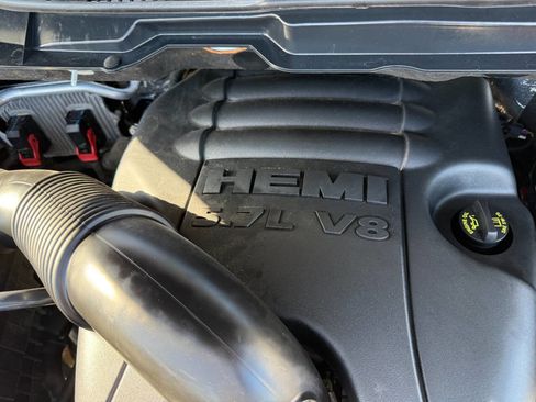 Used 2019 RAM 1500 Classic SLT image 15