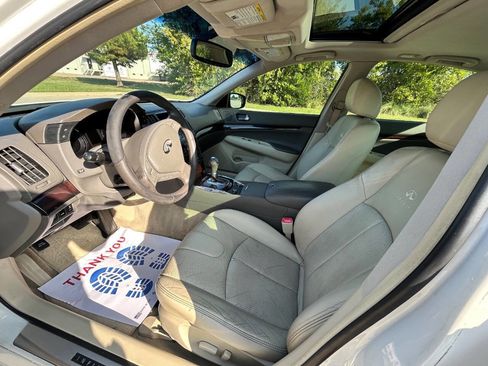 Used 2012 INFINITI G37 Journey w/ Premium Pkg image 12