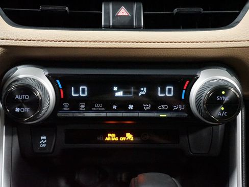 Certified 2025 Toyota RAV4 LE AWD/4WD image 20