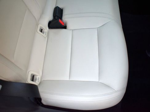 Used 2015 Mercedes-Benz CLA 250 image 41