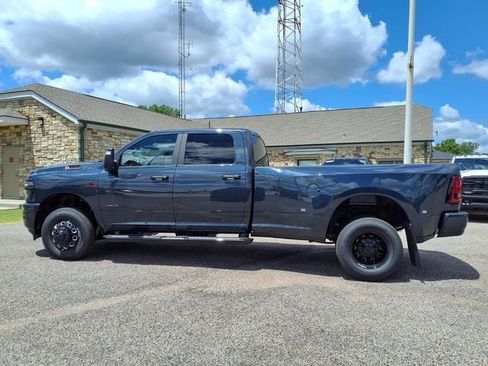 New 2026 RAM 3500 Big Horn AWD/4WD image 18