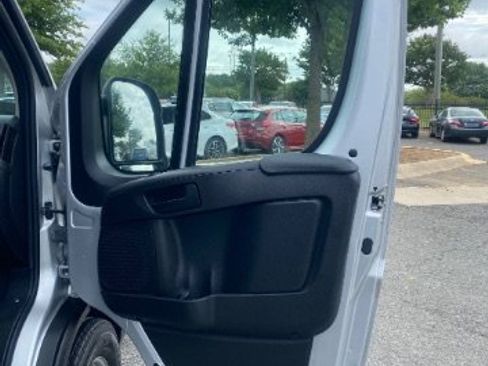 Used 2023 RAM ProMaster 2500 w/ Driver Convenience Group FWD image 19