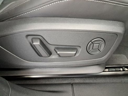 Certified 2025 Audi Q3 2.0T Premium w/ Convenience Package image 26