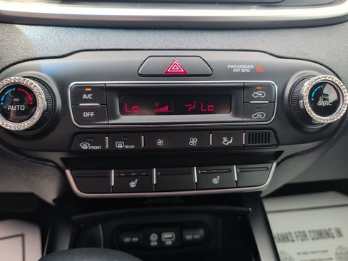 Used 2020 Kia Sorento LX w/ LX I4 Convenience Package image 15