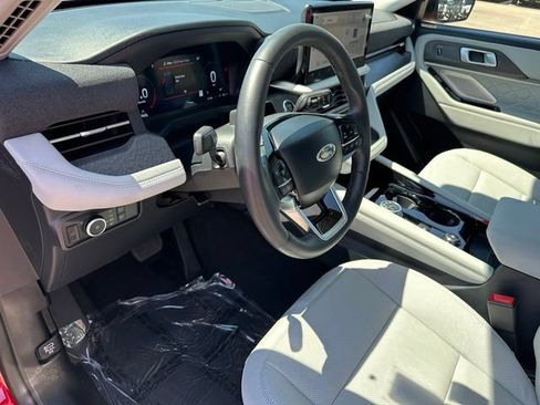 Used 2025 Ford Explorer Platinum w/ Ultimate Package AWD/4WD image 24