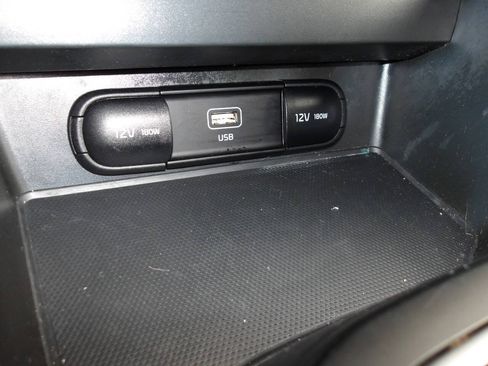 Used 2023 Kia Soul LX w/ LX Technology Package FWD image 20