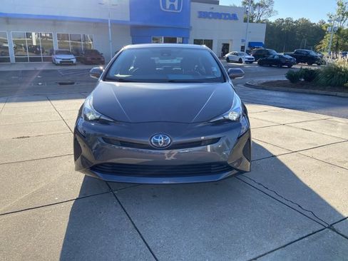 Used 2018 Toyota Prius Four image 3