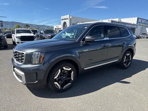 Used 2024 Kia Telluride S image 3