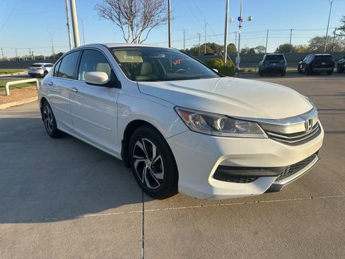 Used 2017 Honda Accord LX image 12